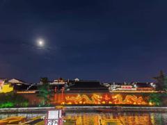 Night view of Qinhuai River i…